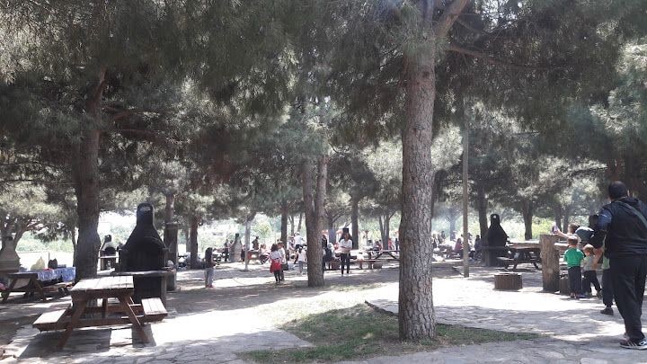 Hallaçlar Parkı ( Hallaçlar Cafe )