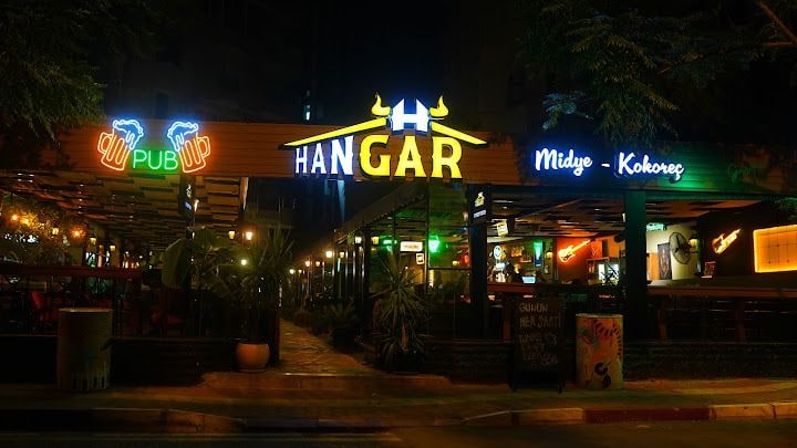 Hangar Lara