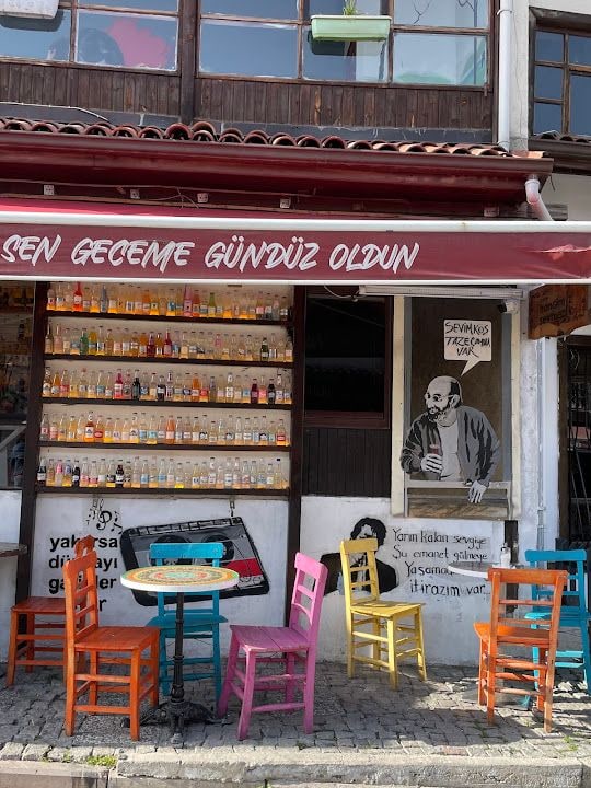Hangimiz Sevmedik Cafe