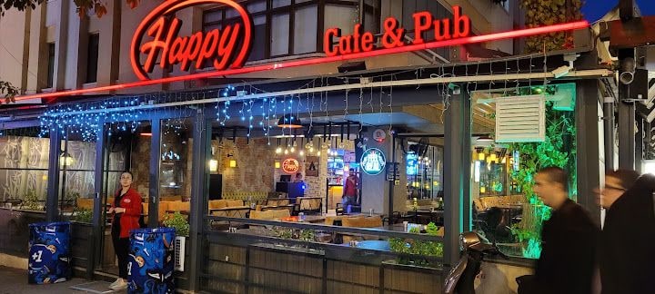 Happy Cafe & Pub