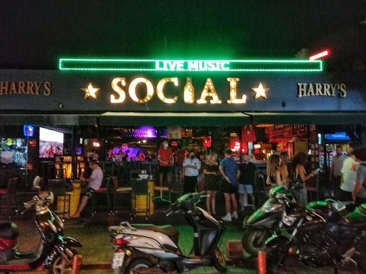Harry's Pub & Social Beer Food