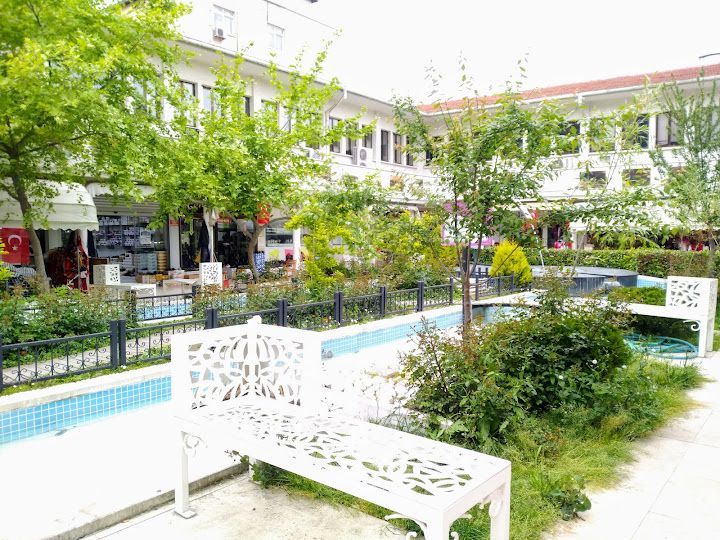 Havuzlu Çarşı
