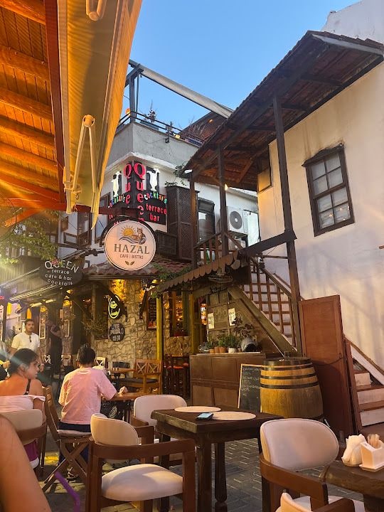 Hazallll Cafe