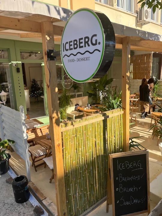 Iceberg Food & Coffee Dessert