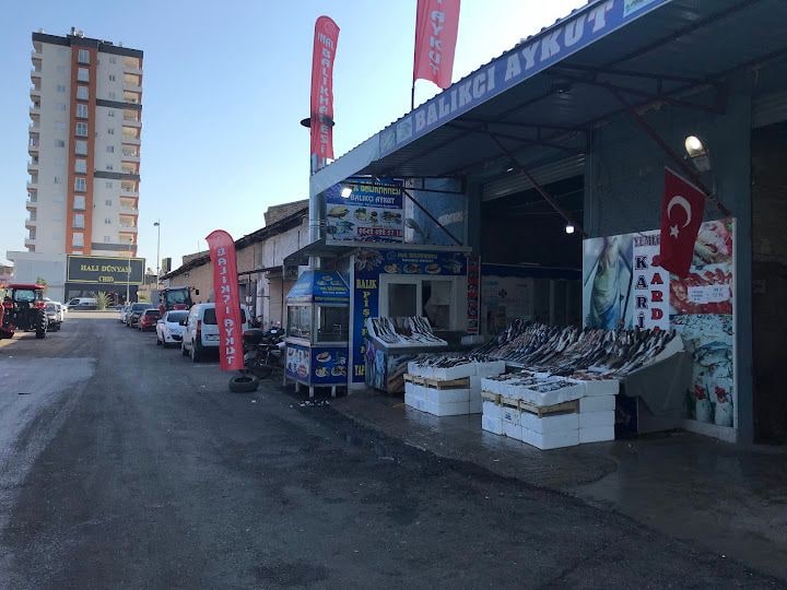İnal Balıkhanesi Balıkçı Aykut