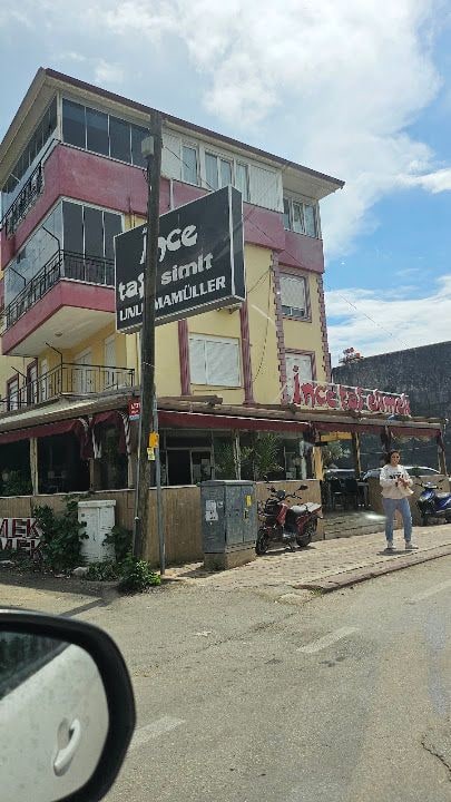 Ince Taş Ekmek