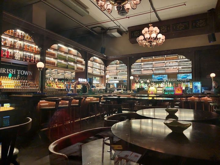 Irish Town Pub