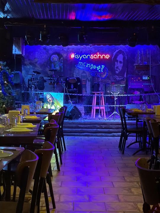 İsyan Meyhanesi
