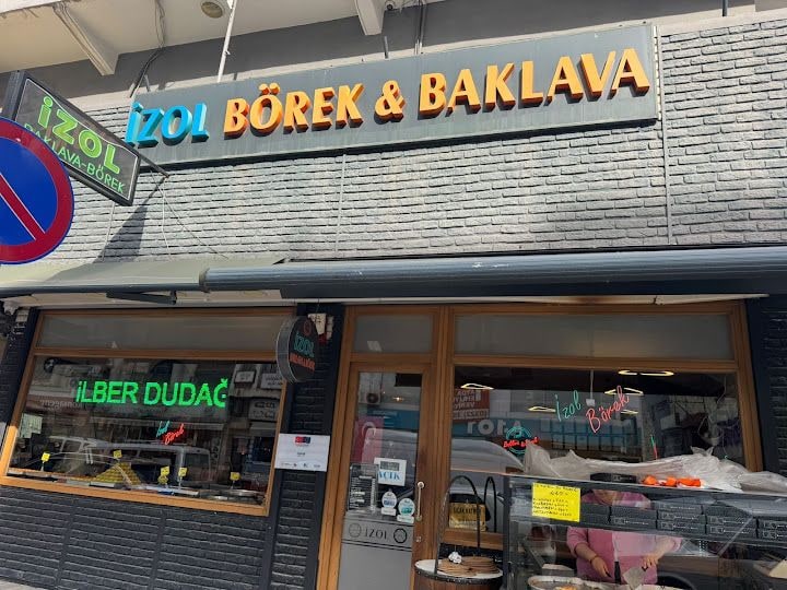 İzol Börek