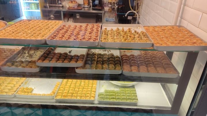 İzol Börek Baklava
