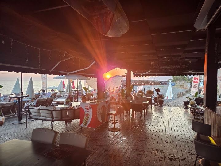 Jan’s Beach Bar