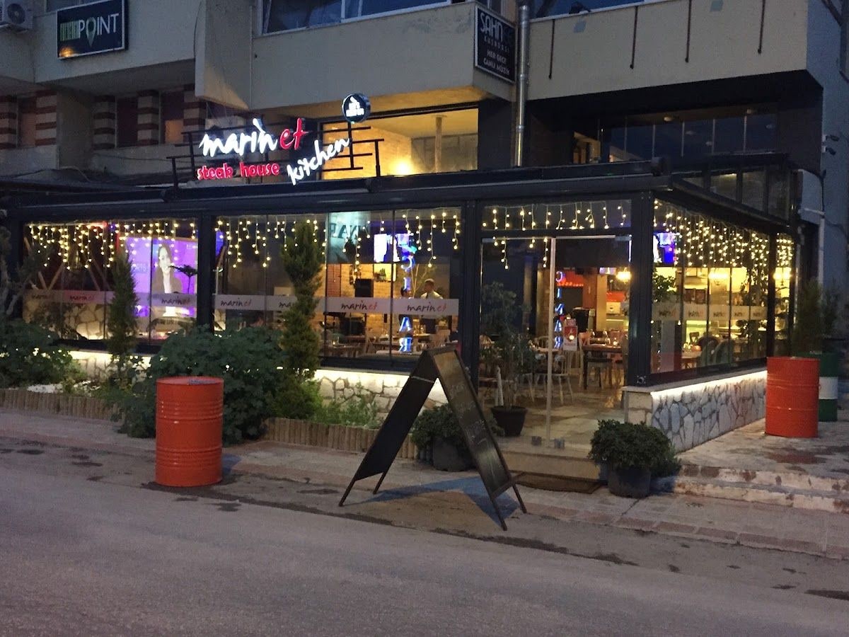 Jooy Pool Pub