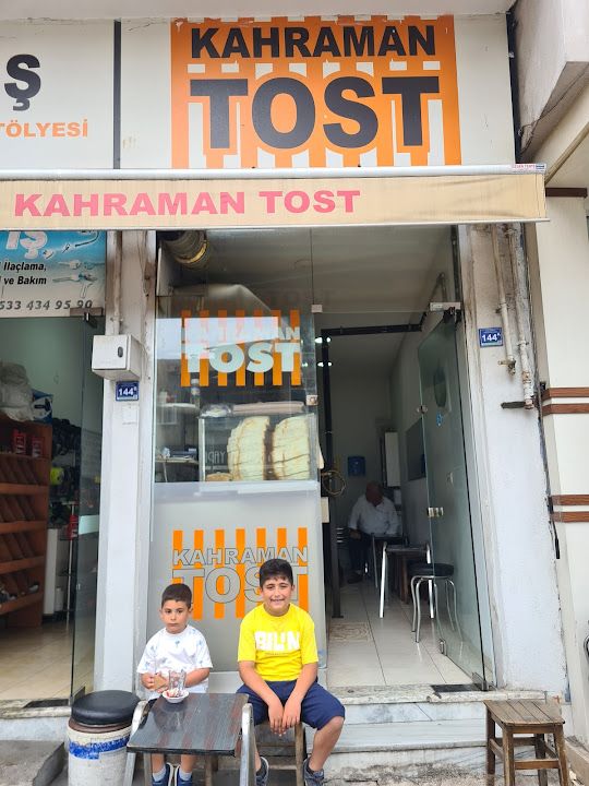 Kahraman Tost