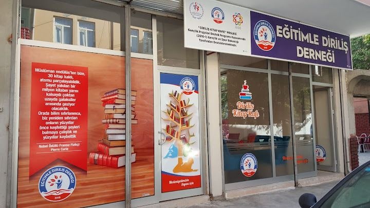 Kahta Diriliş Kitap Cafe