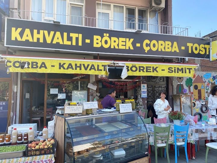 Kahvaltı Börek salınu