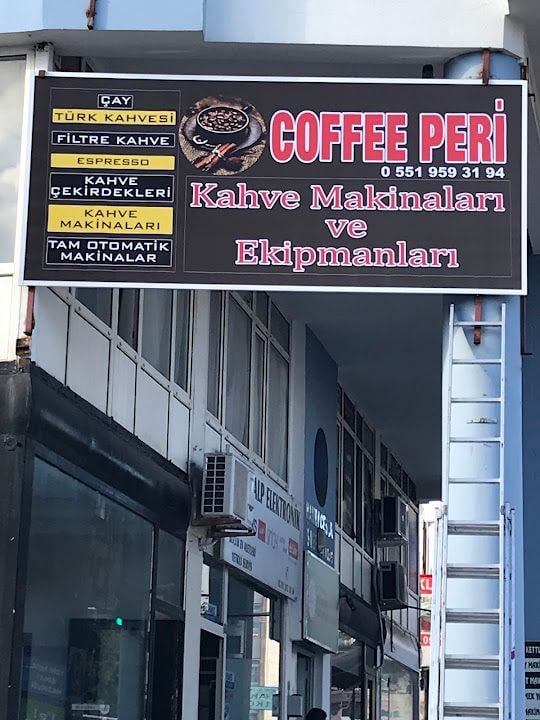 KAHVEYE FISILDAYAN ADAM. KAHVE PERİSİ COFFEEPERİ