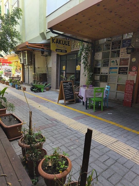 Kakule Vitamin Cafe