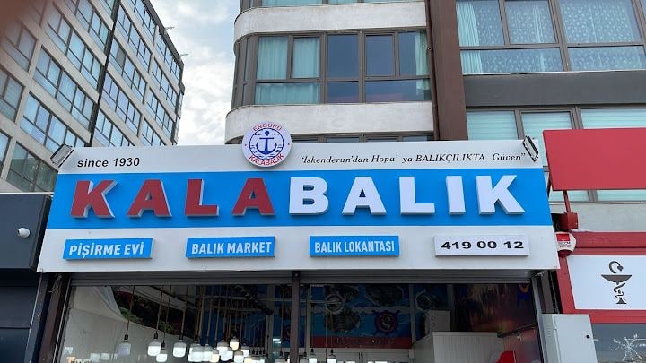 Kalabalık Balık Pişirme Evi