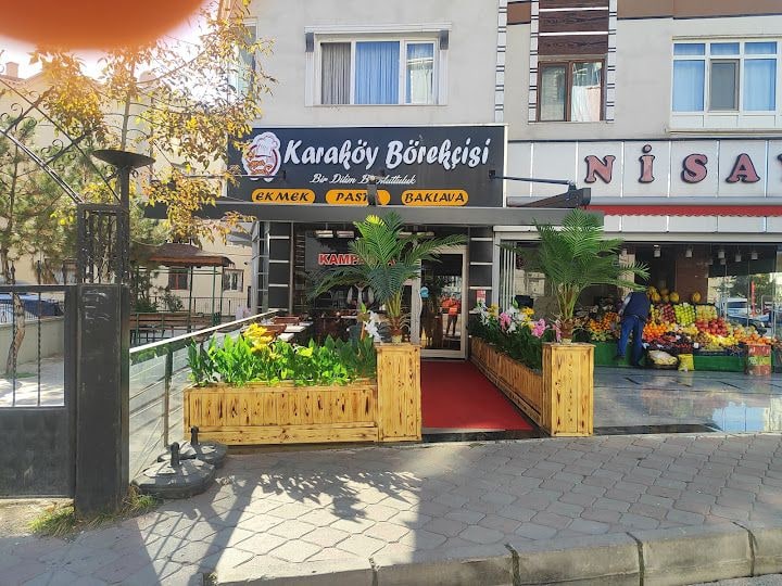 KARAKÖY BÖREKÇİSİ PASTA & BAKLAVA