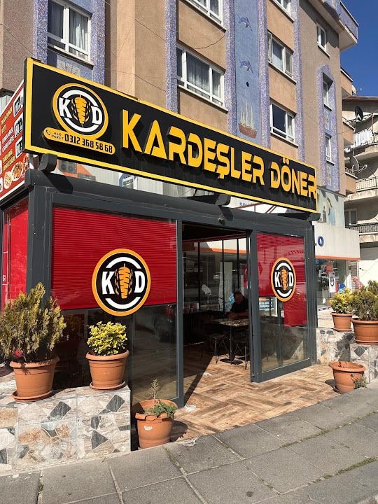 Kardeşler döner