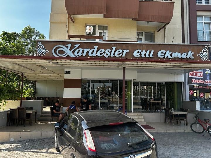 Kardeşler Etli Ekmek Salonu