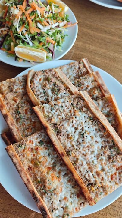 Kardeşler Etli Pide