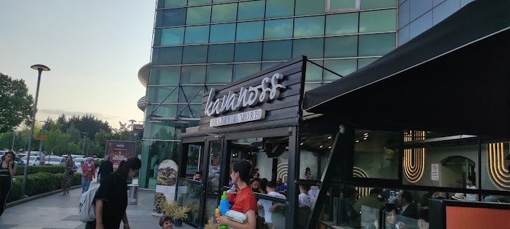 Kavanoss Pastry & More