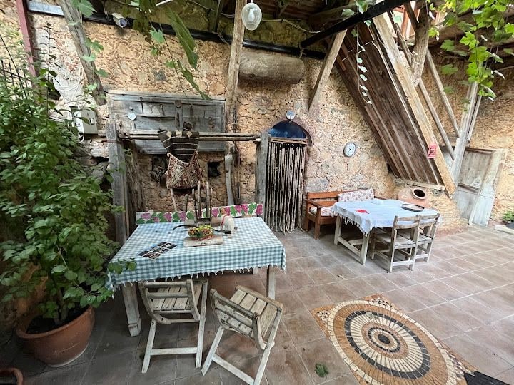 Kaya Wine House