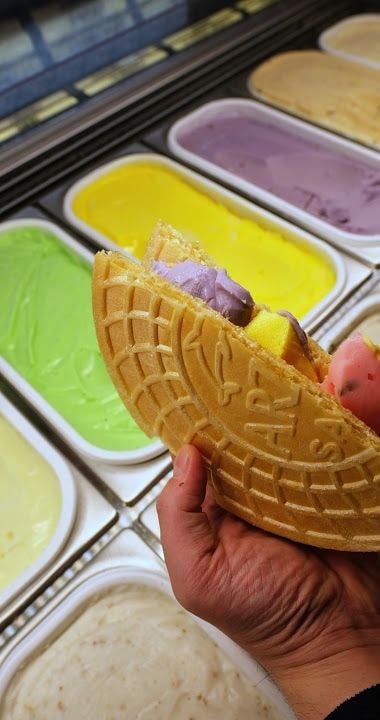 Kaymak Dondurma & Waffle