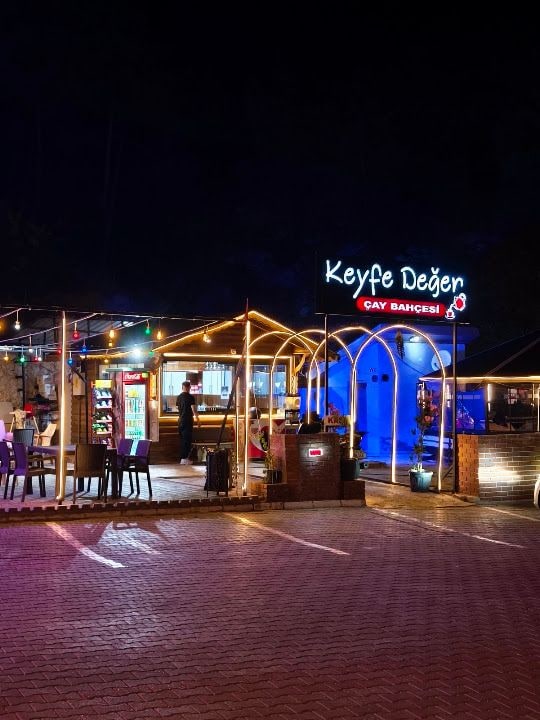 Keyfe değer aile çay bahçesi