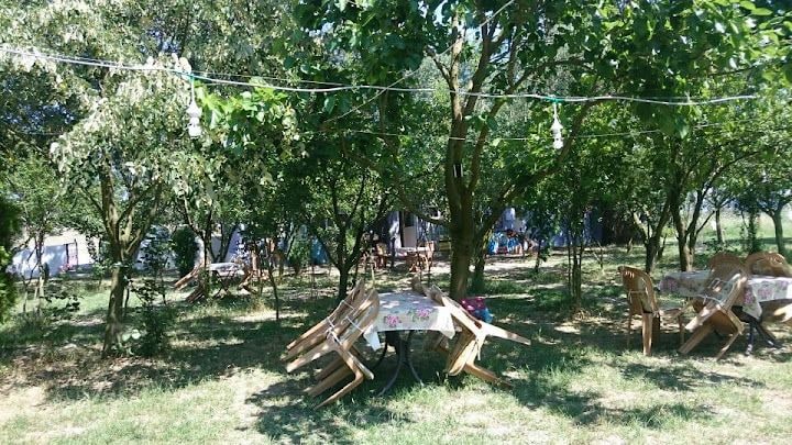 Kır Aile Çay Bahçesi
