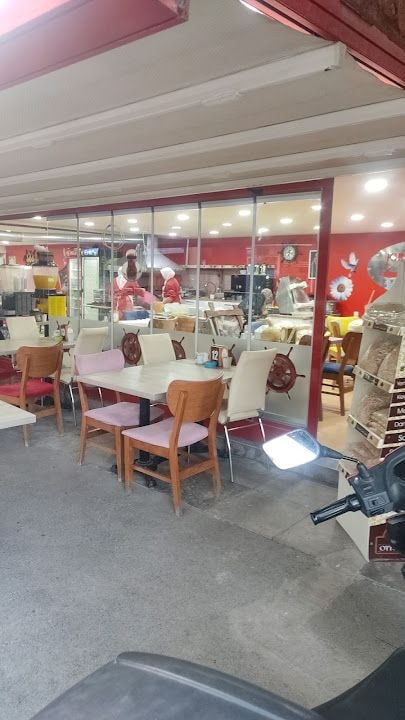 Kırmızı Beyaz Balık Köfte