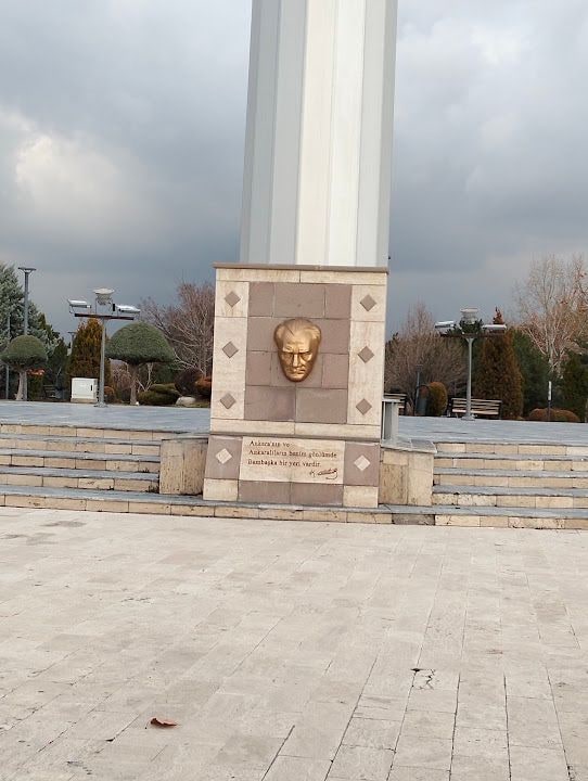 Kırmızı Büfe