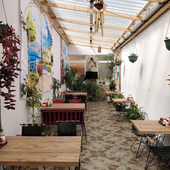 Kırmızı restorant