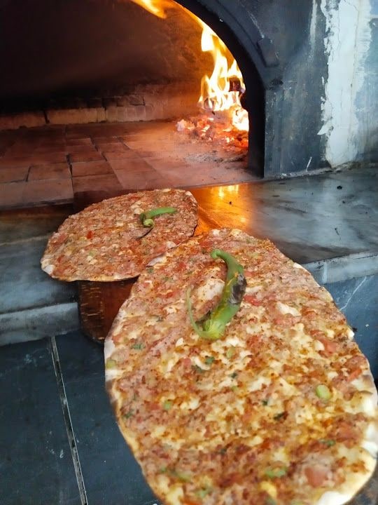 Kökten pide Lahmacun