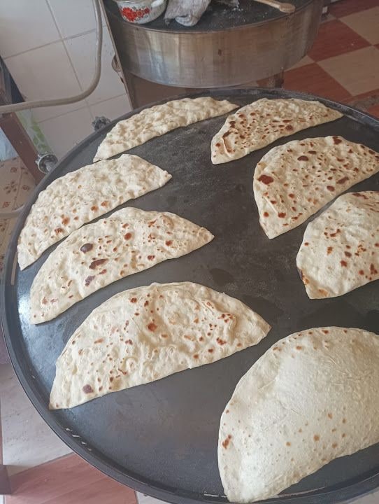 Komşunun Yeri Yufka