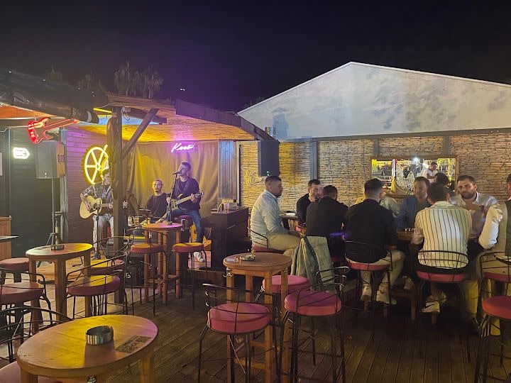 Koos Bar