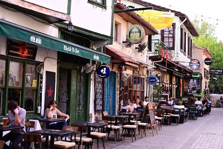 Küçük Bi Yer