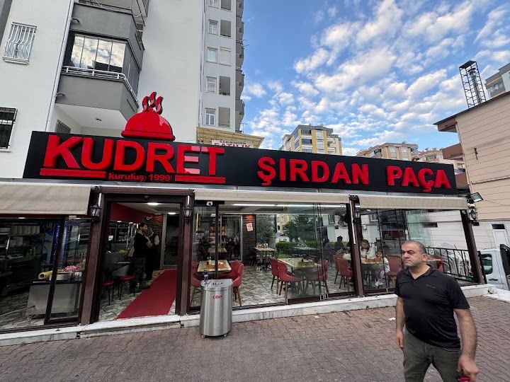 Kudret Sirdan ve Paca Salonu