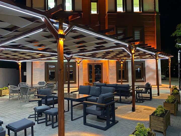Kuş Cenneti Göl Kafe & Restoran