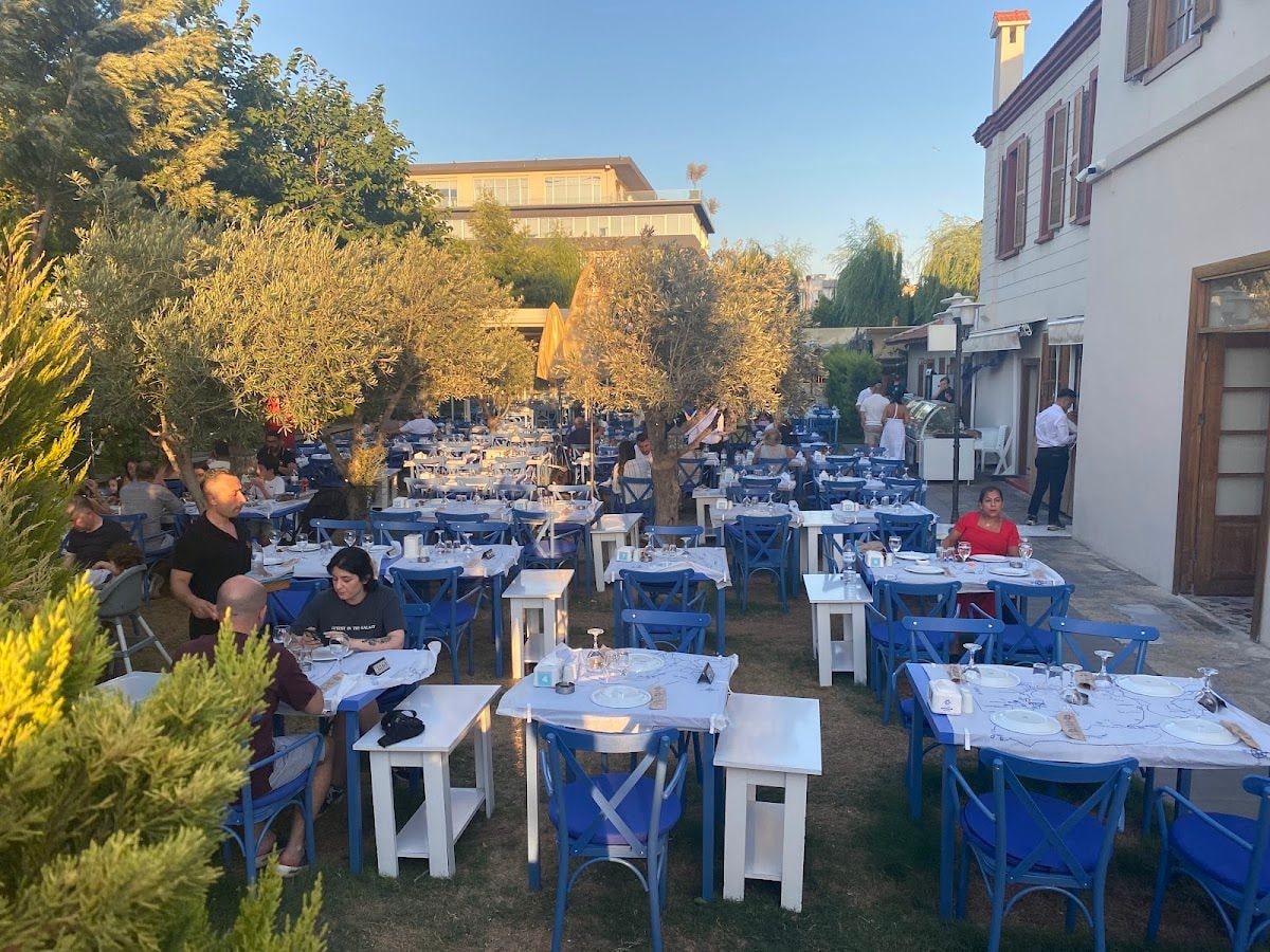 Kuşadası Mavi Ada Restoran