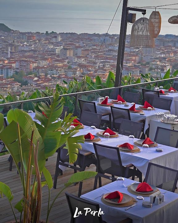 La Perla Restaurant