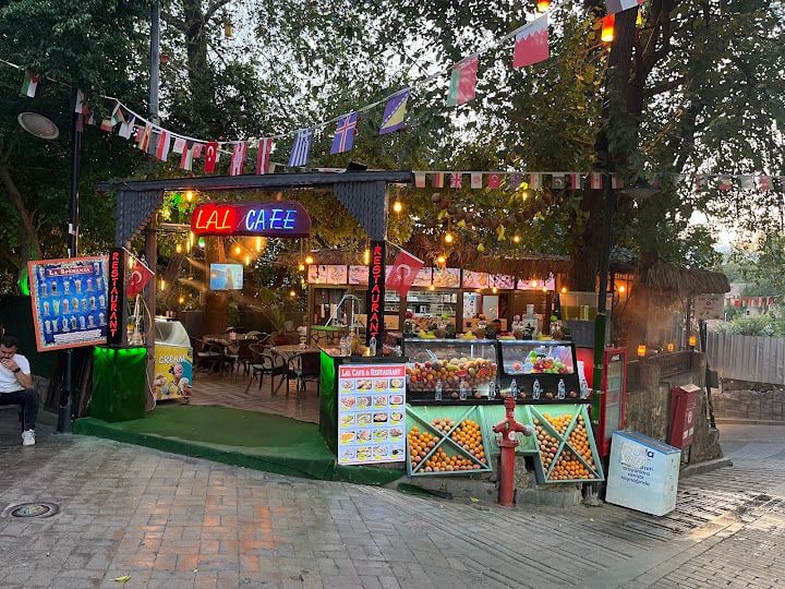 Lal Cafe
