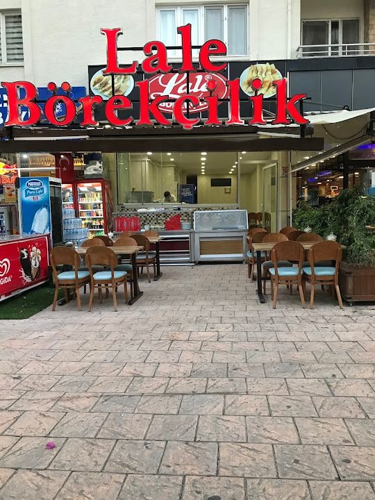 Lale Börekçilik
