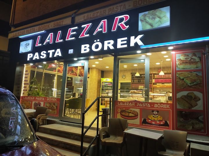 Lalezar Pasta Börek