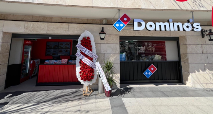 Land Of Legends AVM Domino's Pizza