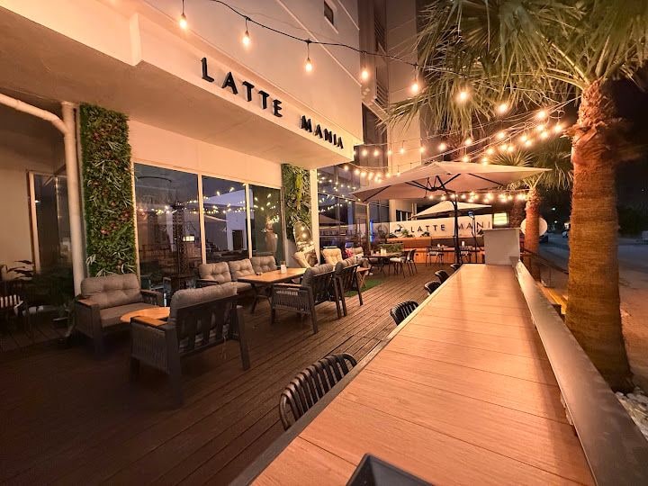 Latte Mania Coffee & Cocktail Bar