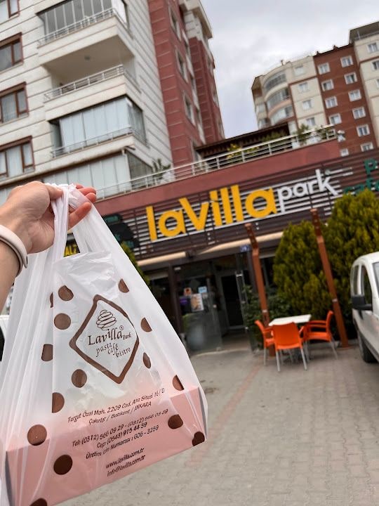 Lavilla Park Pastane Cafe Bistro