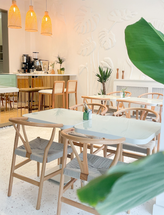 Leni Artisan Cafe