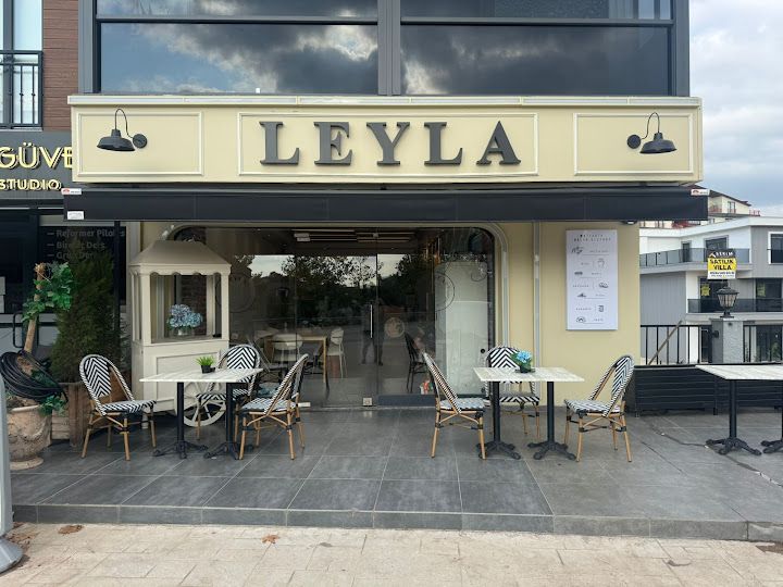 Leyla Meze & Tatlı